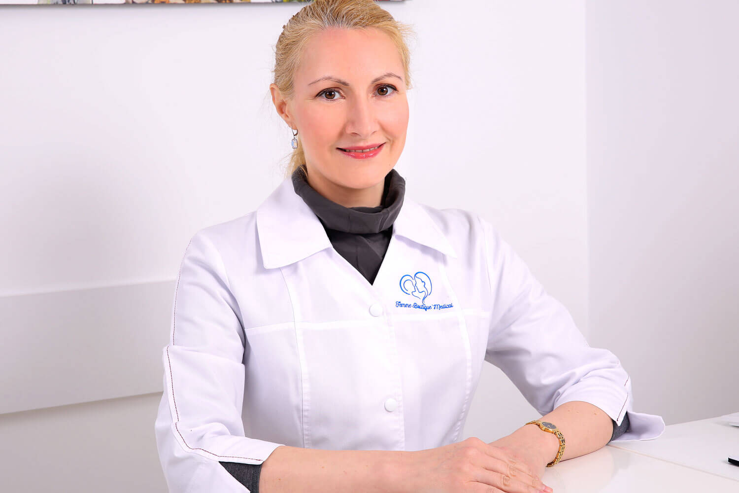 Dr. Mona Zvanca - medic primar obstetrica - ginecologie si medicina materno - fetala Femme Boutique Medical I Femmeboutiquemedical.com