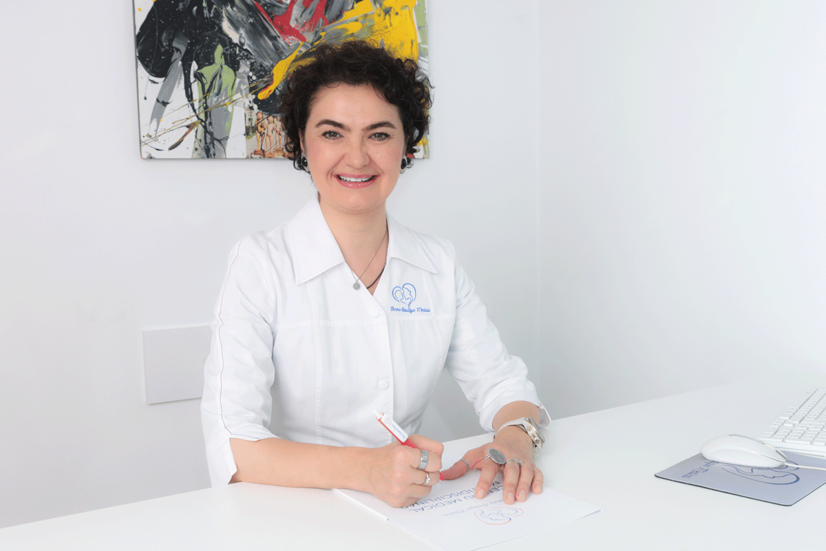 Dr. Roxana Voica - Medic primar gastroenterologie. Medic specialist boli infecțioase I Femmeboutiquemedical.com